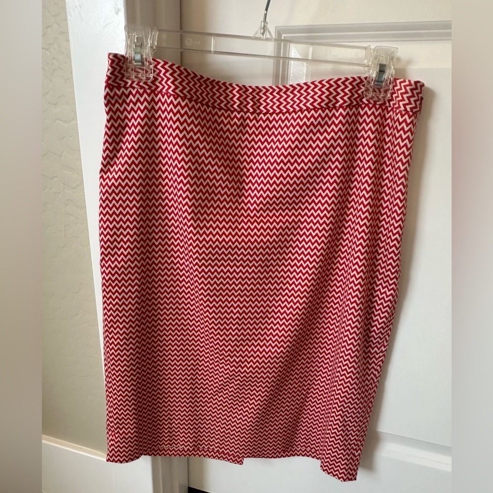 Limited skirt size 6
